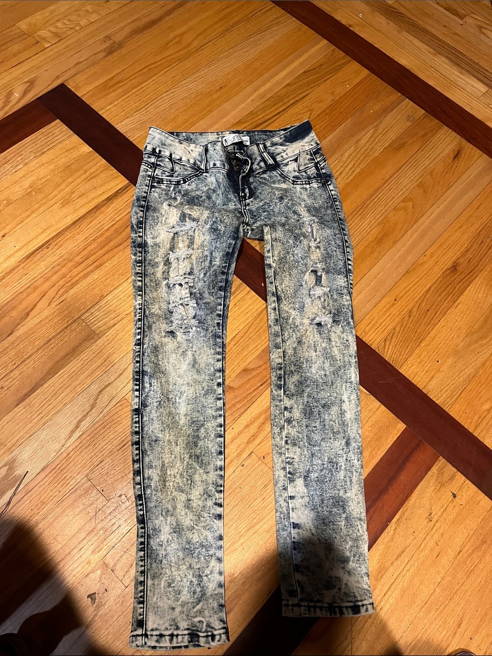 Acid Wash Distressed Women's Jeans - Bleached Gray